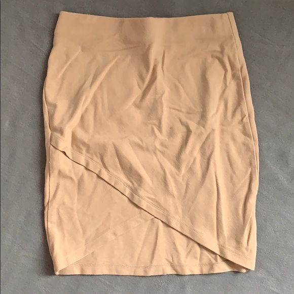 Forever 21 Dresses & Skirts - Nude forever 21 skirt !🤩